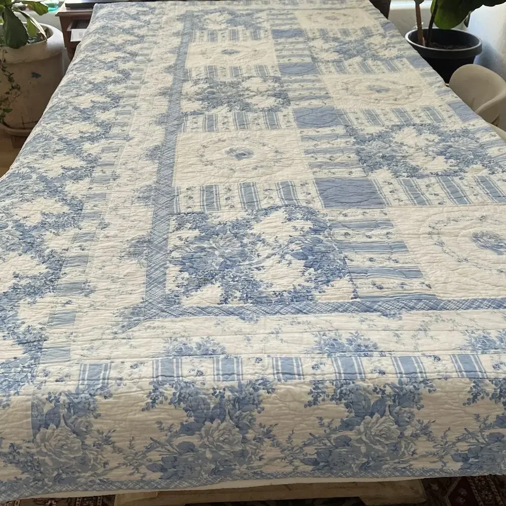 Hand Quilted Vintage Blue Floral Cotton Quilt Bedspread 96